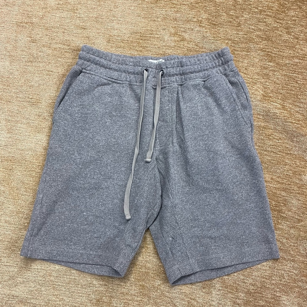 Method pull on, elastic waist cotton blend shorts